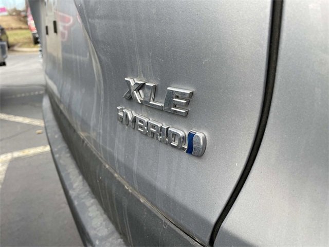 Used 2023 Toyota RAV4 XLE Premium image 9