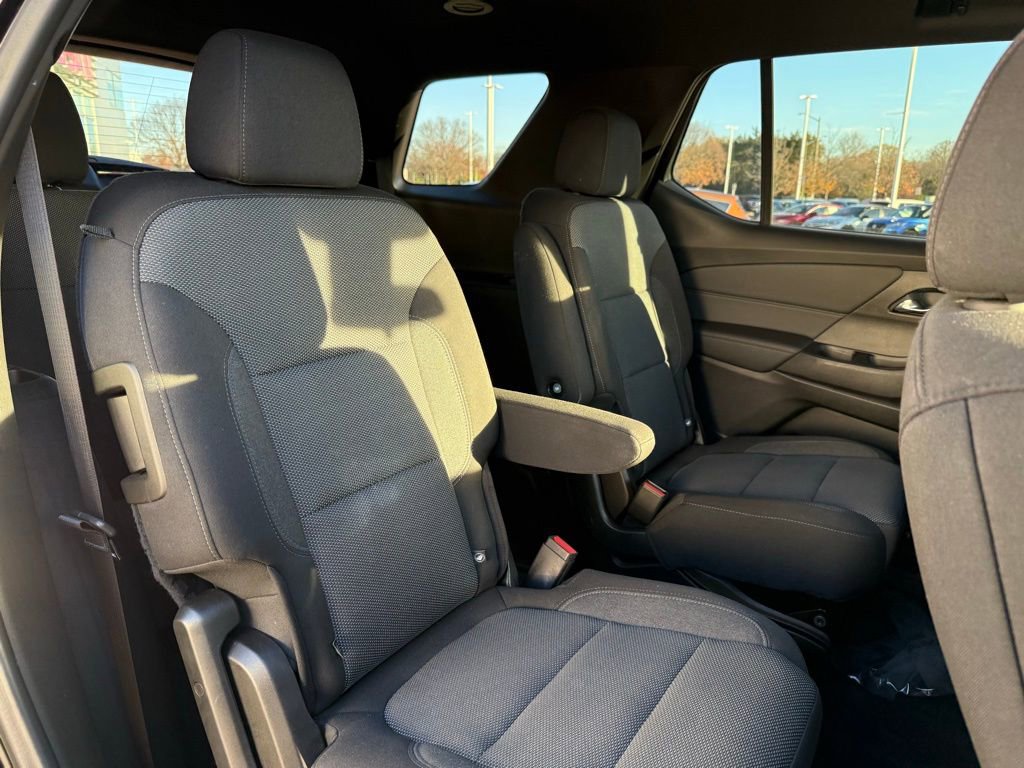 Used 2023 Chevrolet Traverse LT image 31
