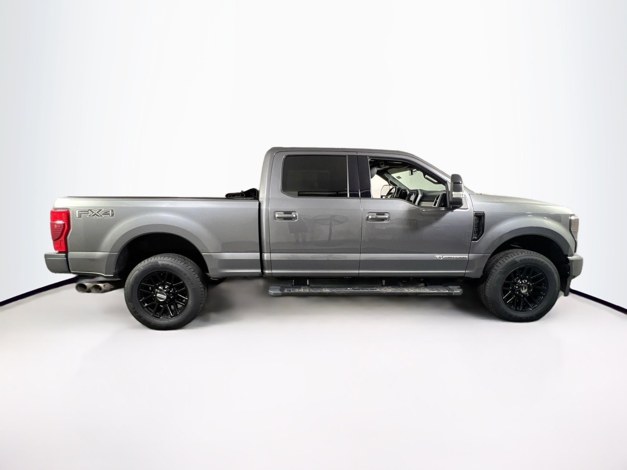 Used 2022 Ford F250 Lariat w/ Black Appearance Package AWD/4WD image 4