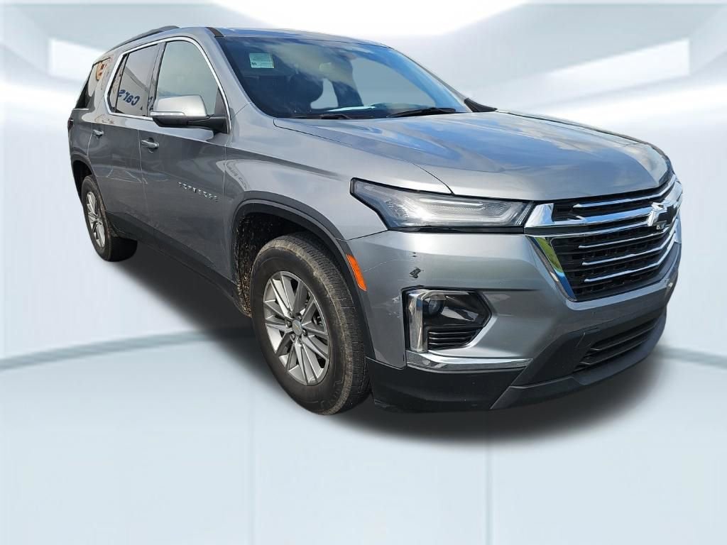 Used 2023 Chevrolet Traverse LT FWD image 2
