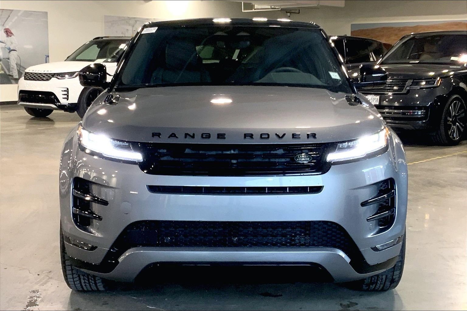 New 2026 Land Rover Range Rover Evoque Dynamic SE AWD/4WD image 3