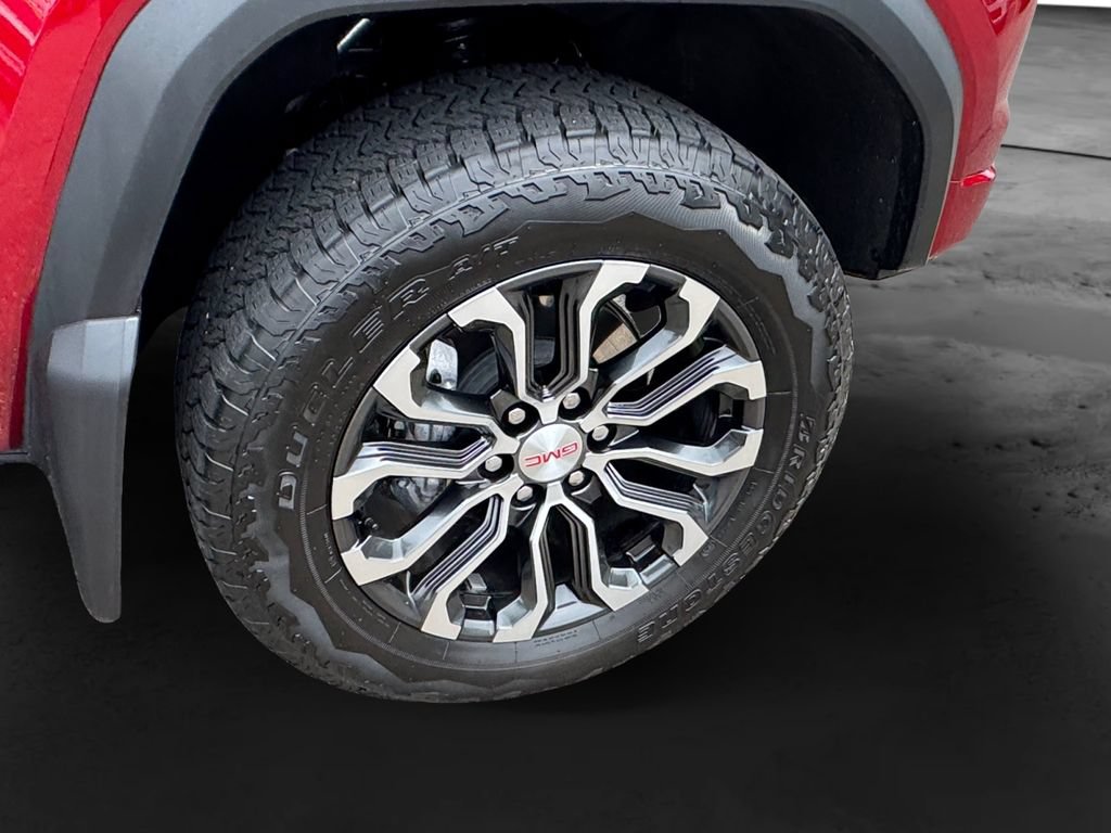Used 2025 GMC Canyon Denali AWD/4WD image 13