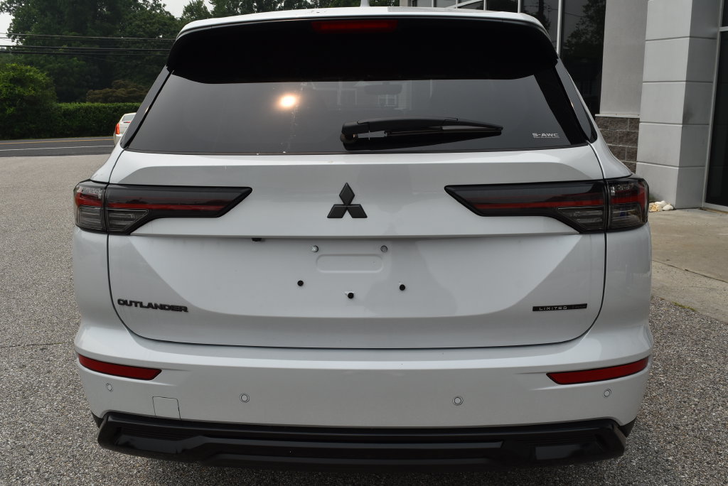 New 2026 Mitsubishi Outlander LE AWD/4WD image 6
