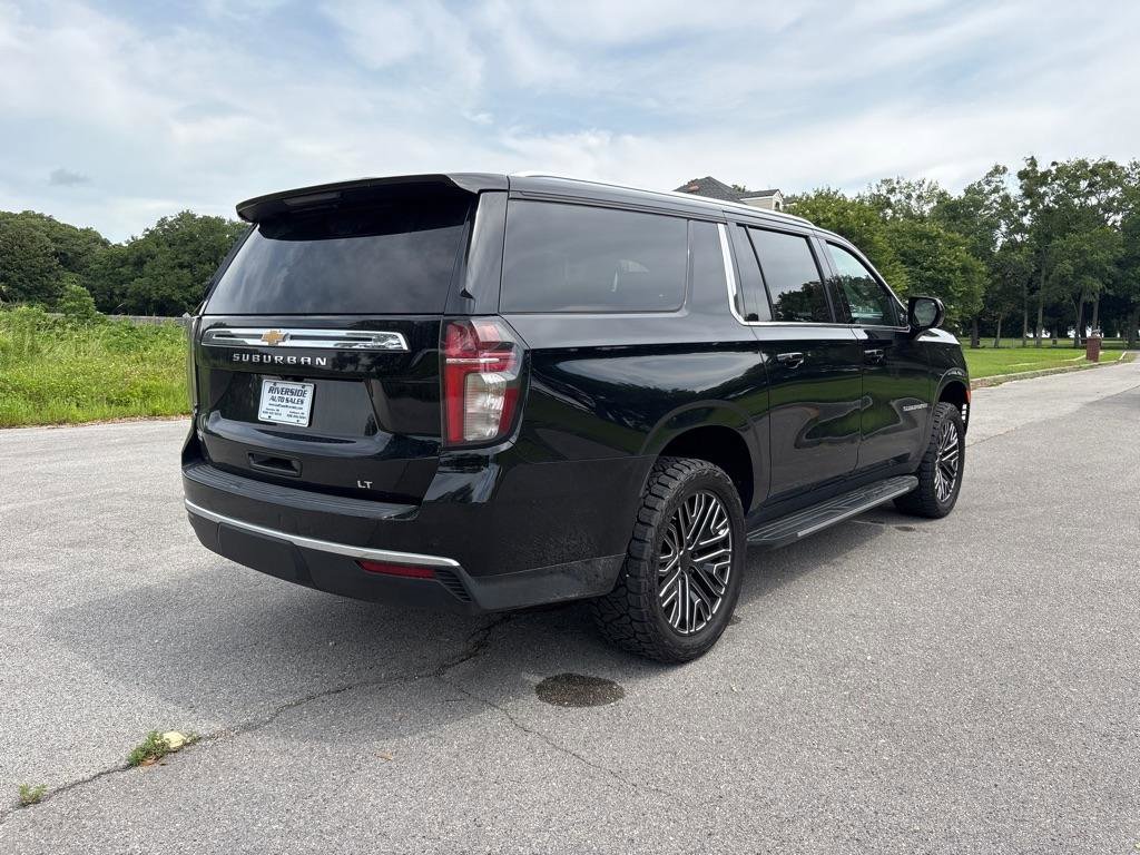 Used 2021 Chevrolet Suburban LT AWD/4WD image 7