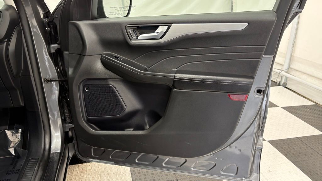 Used 2024 Ford Escape Platinum AWD/4WD image 26