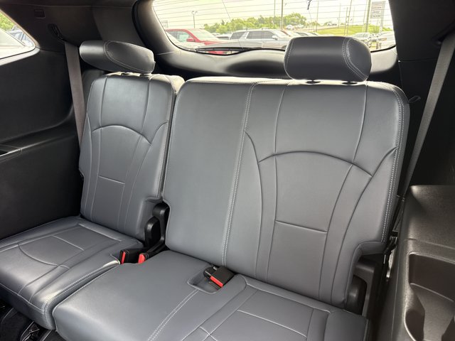 Used 2024 Buick Enclave Essence w/ Experience Buick Package FWD image 7