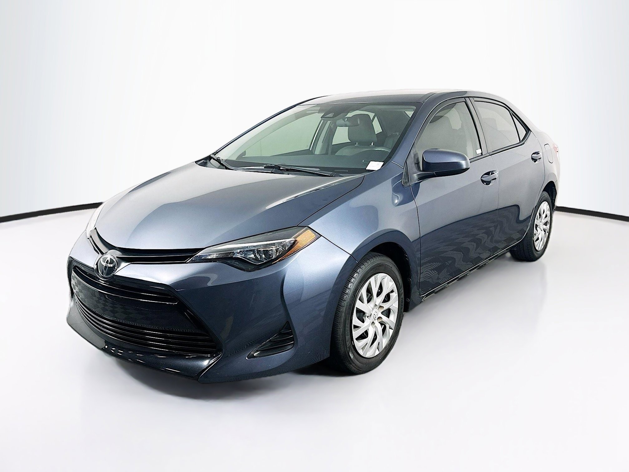 Used 2019 Toyota Corolla LE FWD image 3