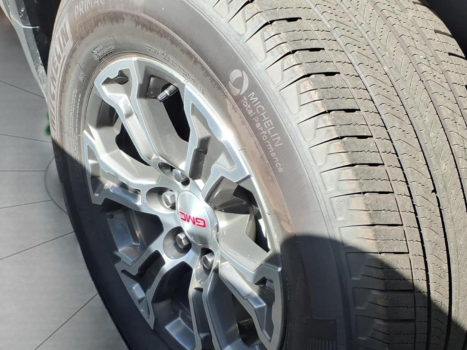 Used 2026 GMC Sierra 1500 SLT AWD/4WD image 5