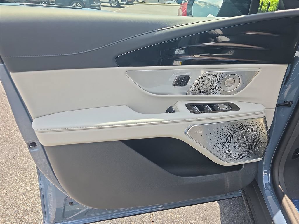 New 2026 Lincoln Nautilus Reserve AWD/4WD image 12