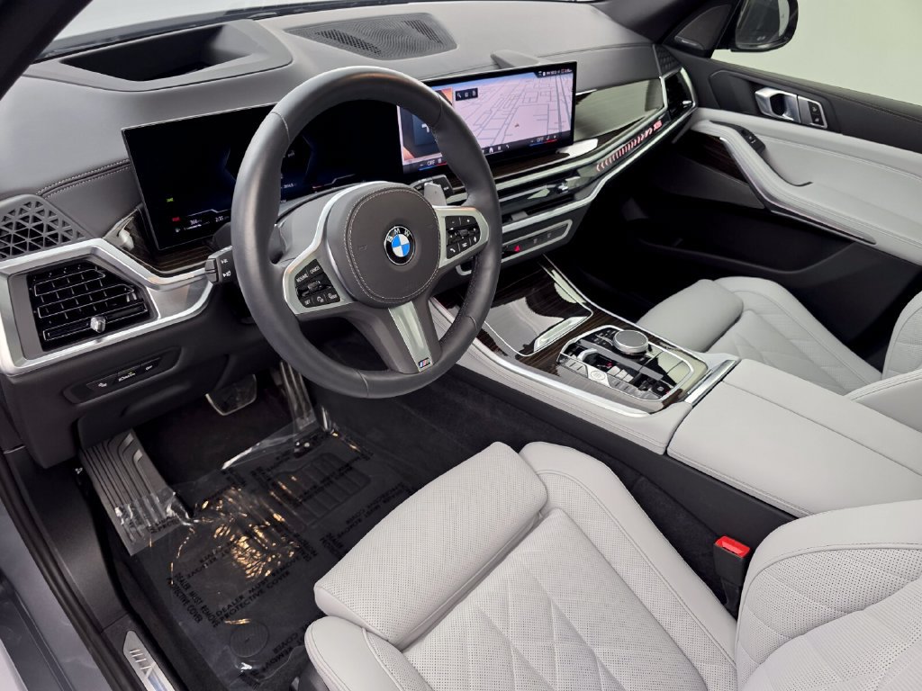 Used 2026 BMW X5 xDrive40i w/ M Sport Package AWD/4WD image 10