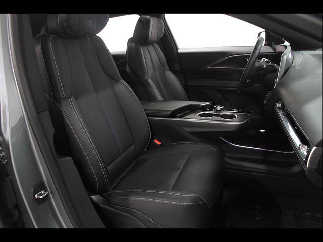 Certified 2024 Cadillac Lyriq Luxury AWD/4WD image 18