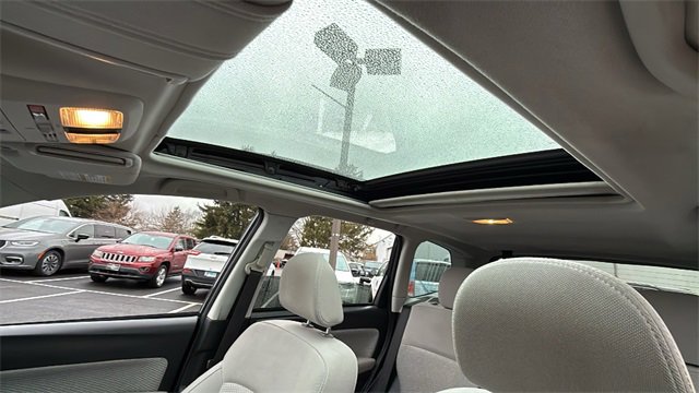 Used 2017 Subaru Forester 2.5i Premium image 4