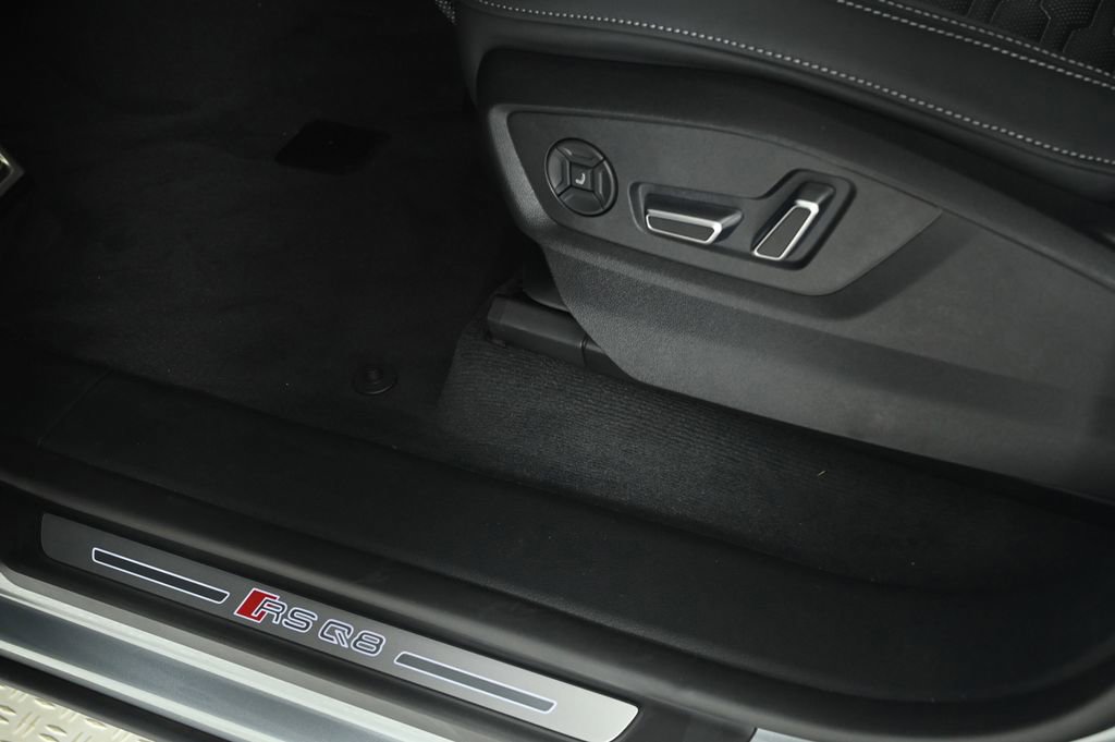 New 2025 Audi RS Q8 performance image 24