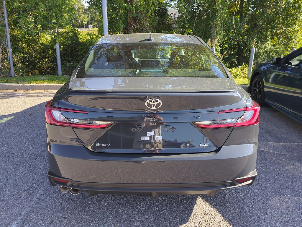 Used 2025 Toyota Camry SE FWD image 4