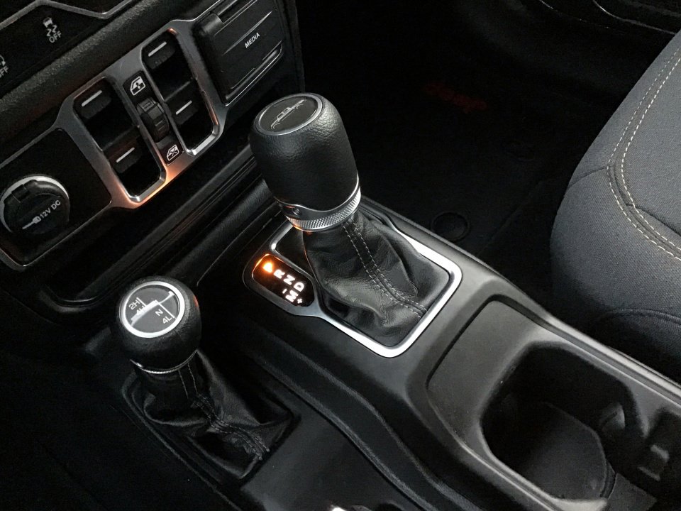 Used 2025 Jeep Gladiator Sport image 20