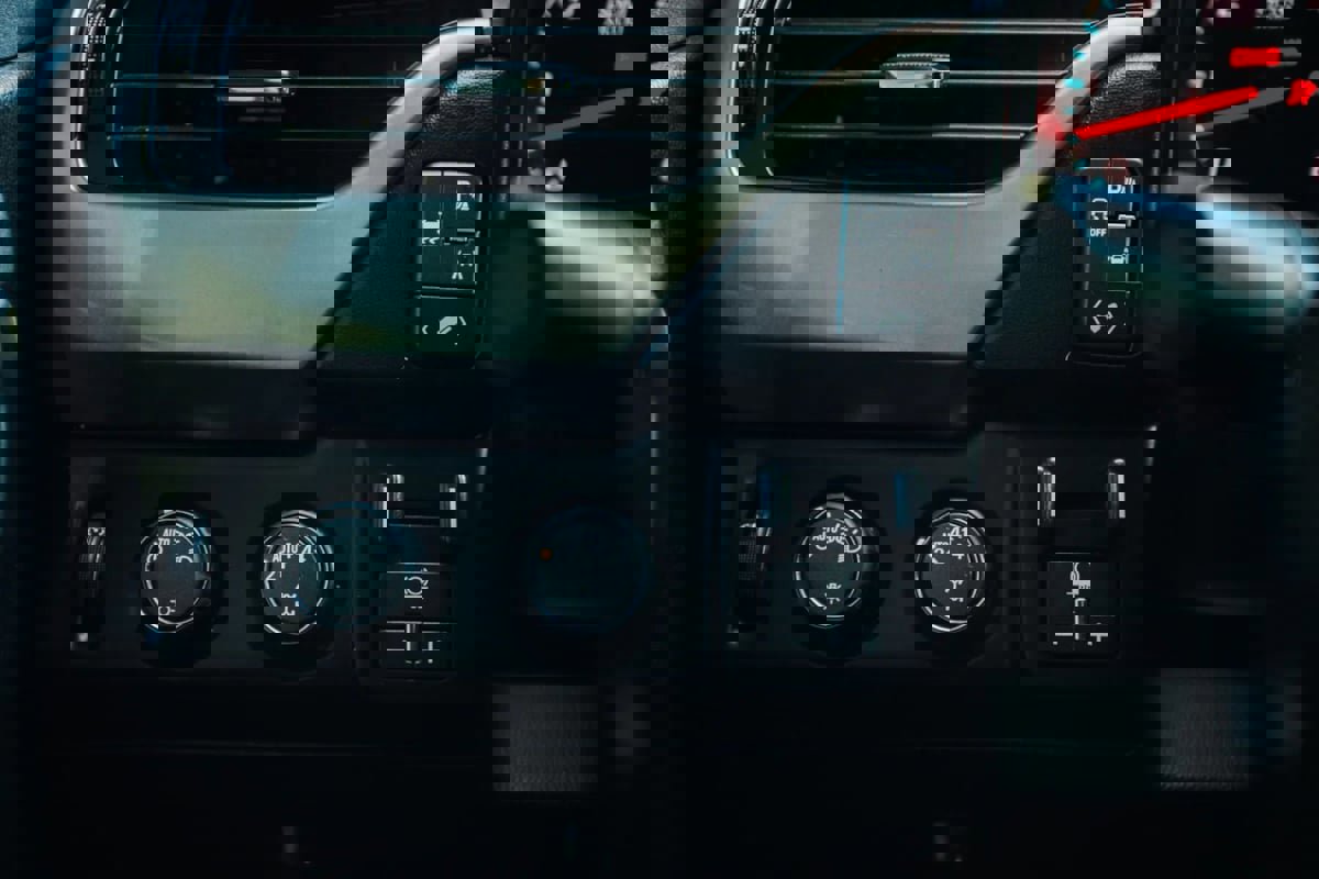 Used 2020 Chevrolet Suburban LT w/ Max Trailering Package image 13