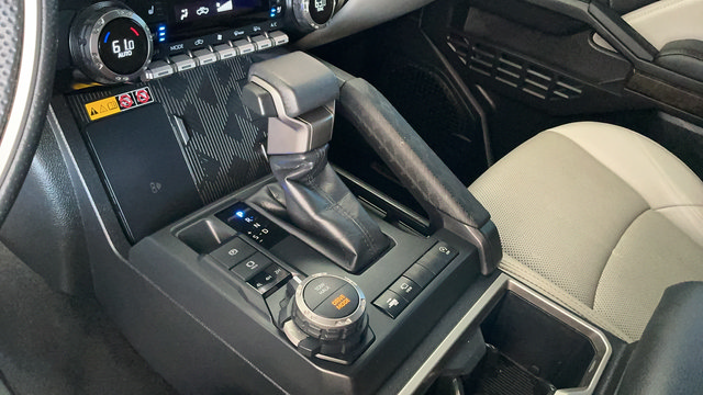 Used 2024 Toyota Tacoma Limited w/ Limited Package (LT) AWD/4WD image 18