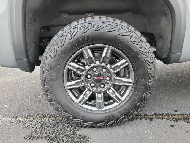 Used 2025 GMC Sierra 1500 AT4X image 9