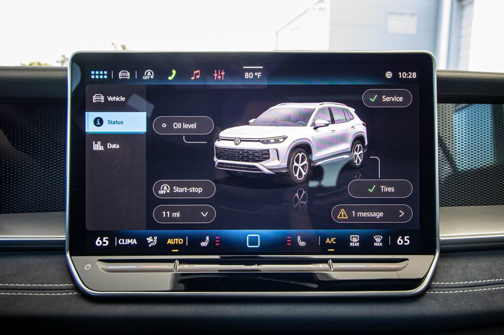 New 2026 Volkswagen Tiguan SE R-Line FWD image 47