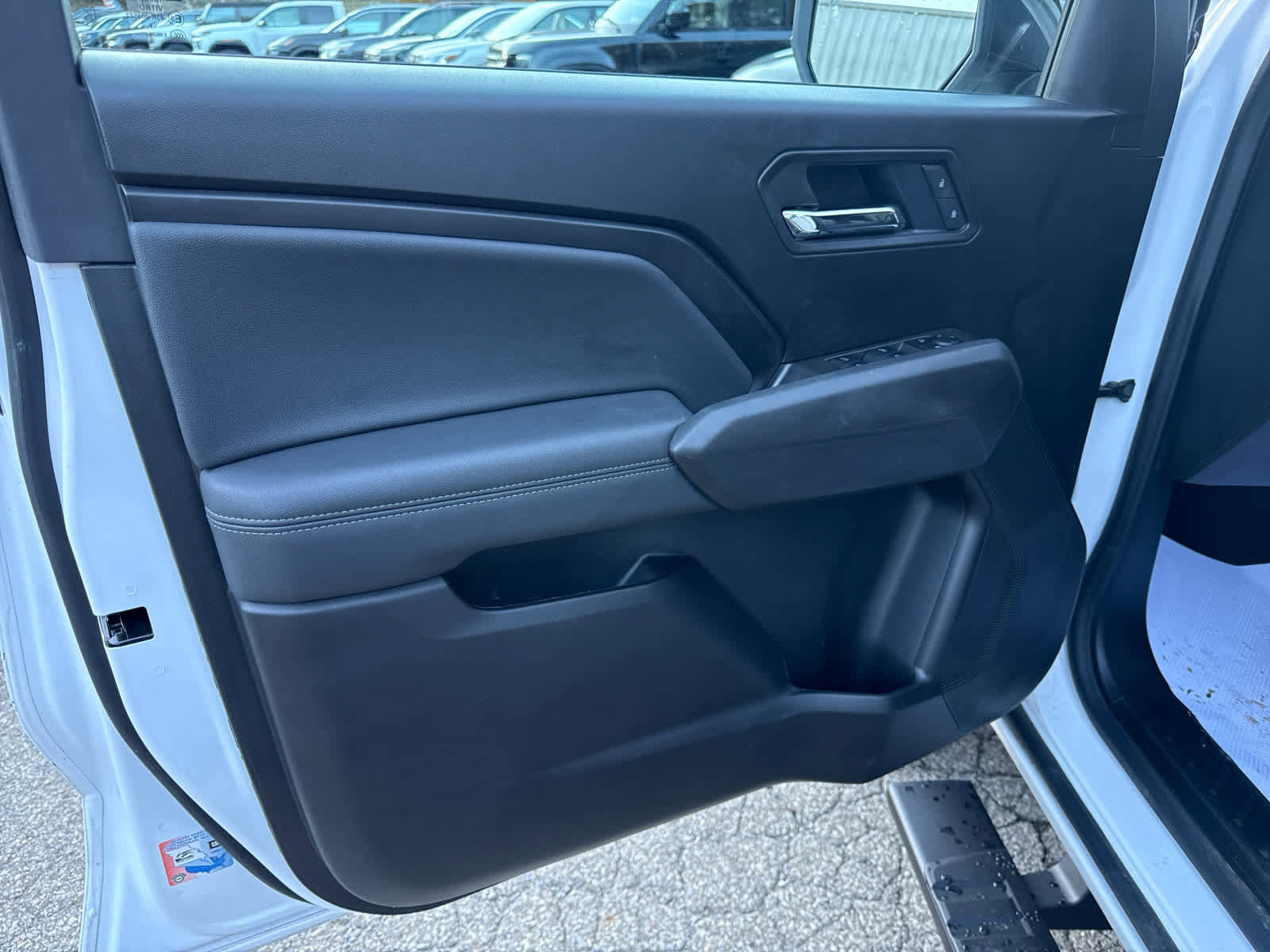 Used 2025 GMC Canyon Elevation w/ Convenience Package image 13