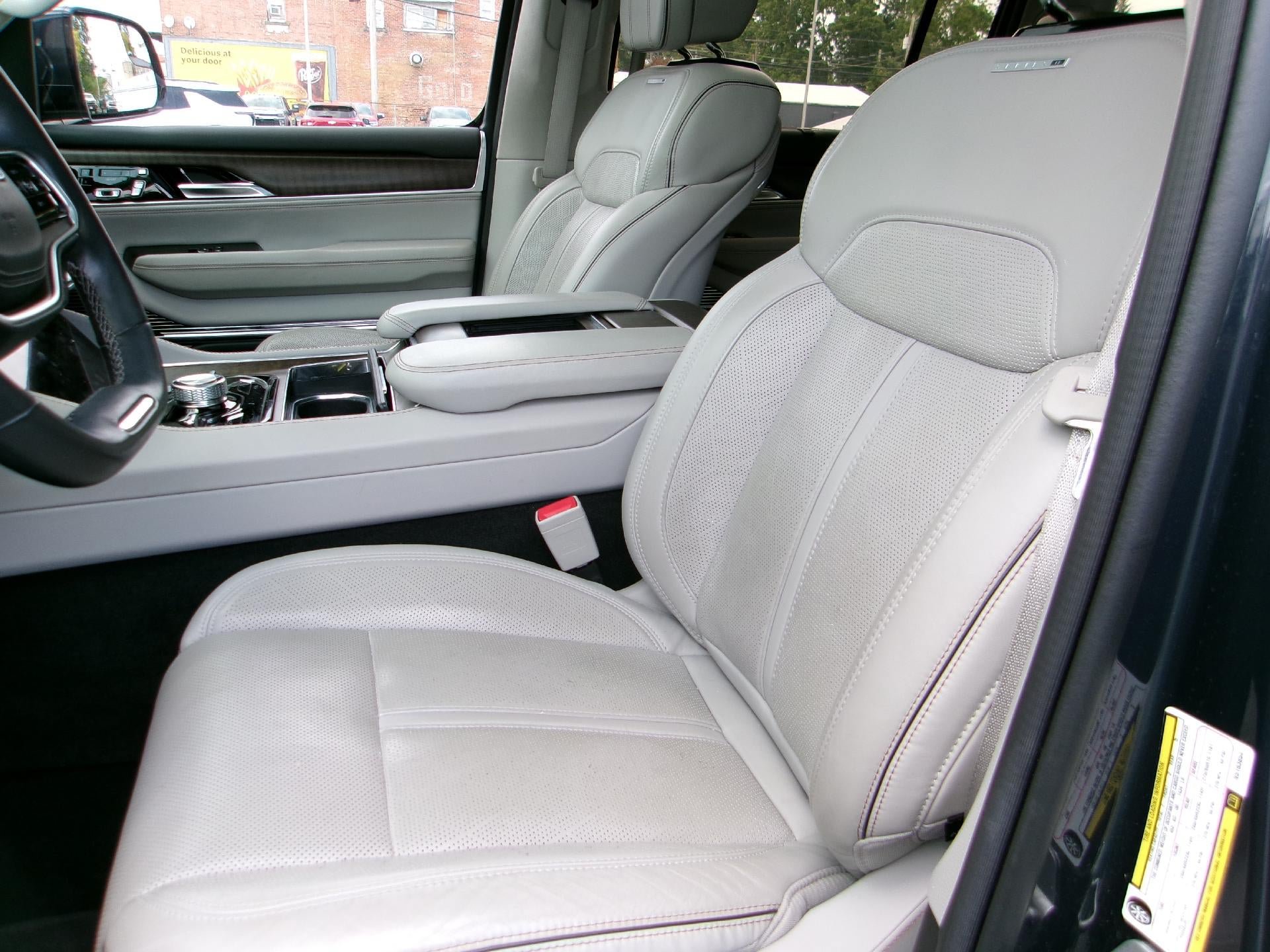 Used 2022 Jeep Grand Wagoneer Series II w/ Premium Group II AWD/4WD image 8