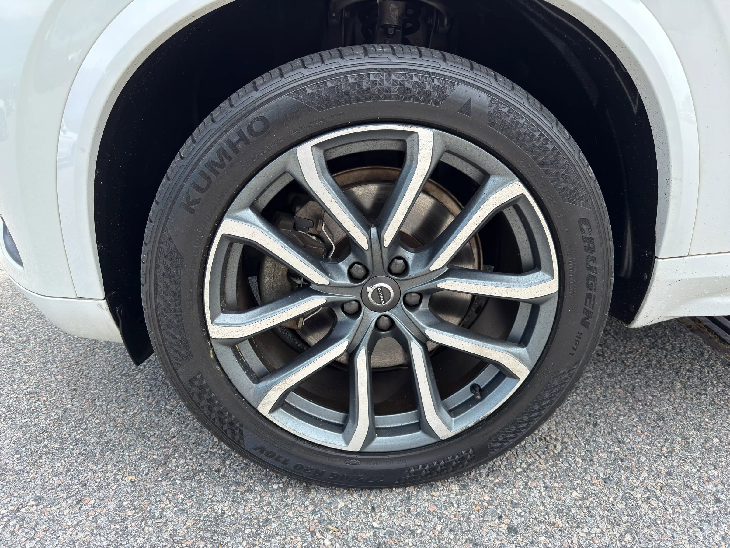 Used 2019 Volvo XC90 T6 Momentum AWD/4WD image 13