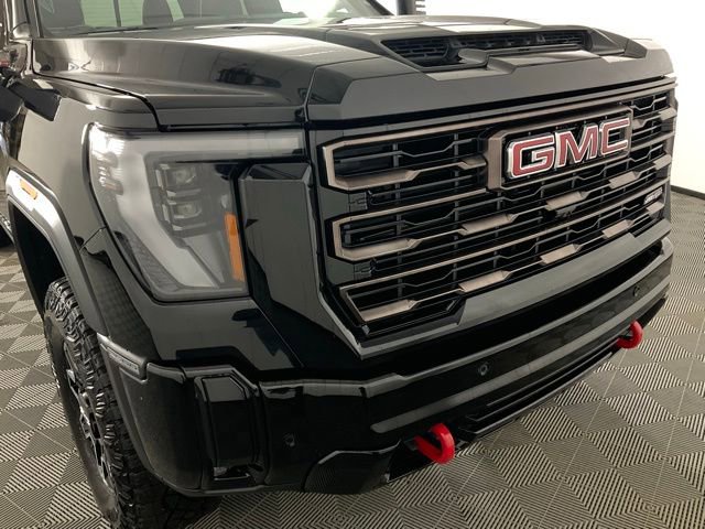Used 2025 GMC Sierra 2500 AT4X image 10