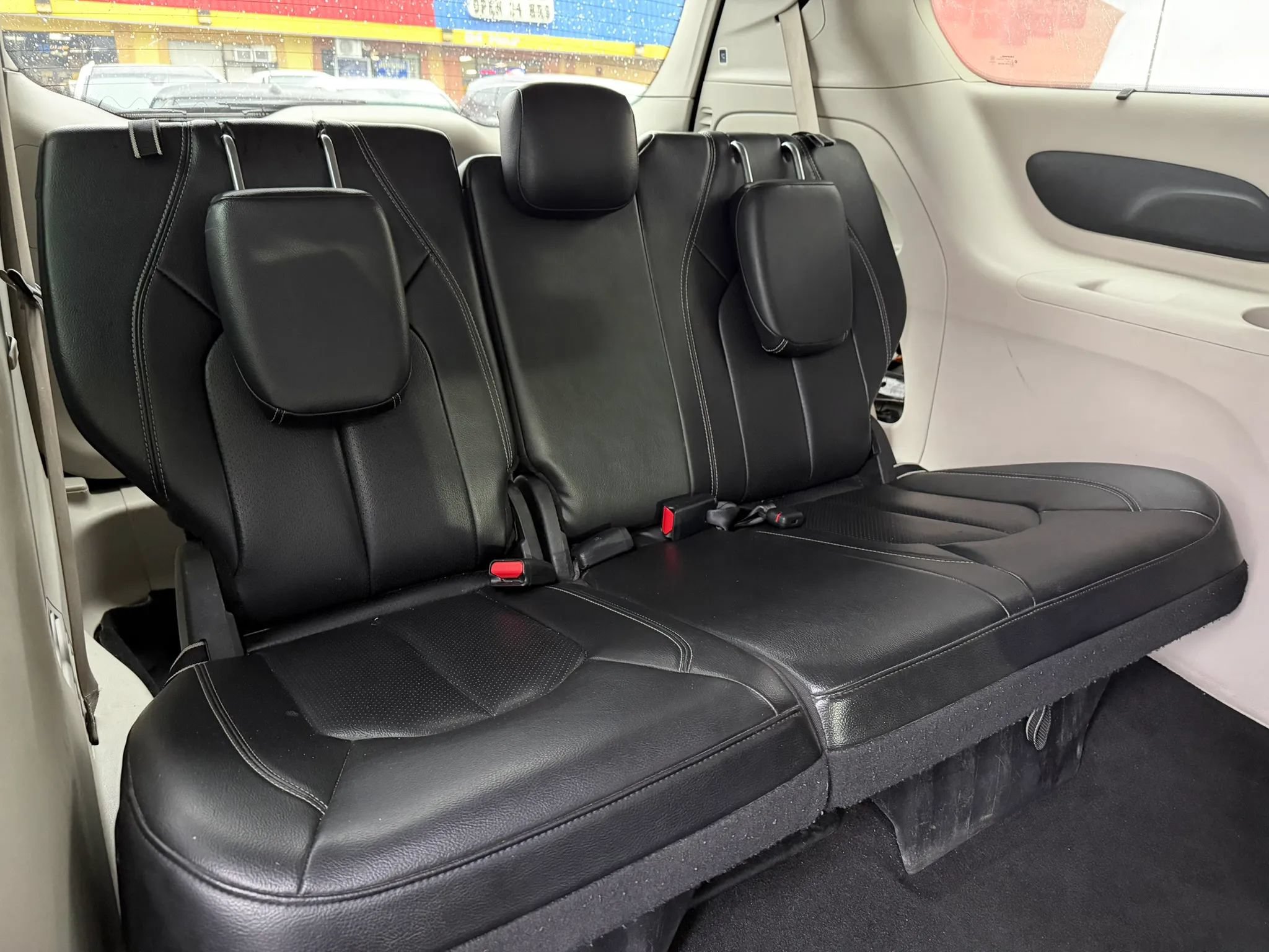 Used 2022 Chrysler Pacifica Touring-L FWD image 11