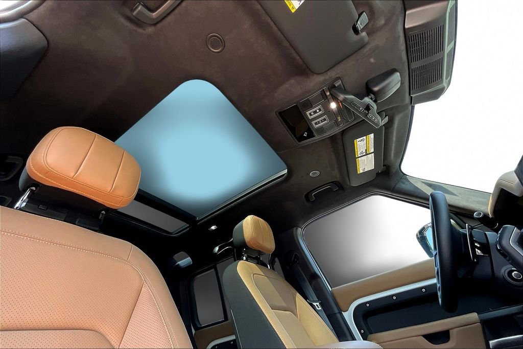 Used 2025 Land Rover Defender 110 V8 image 25