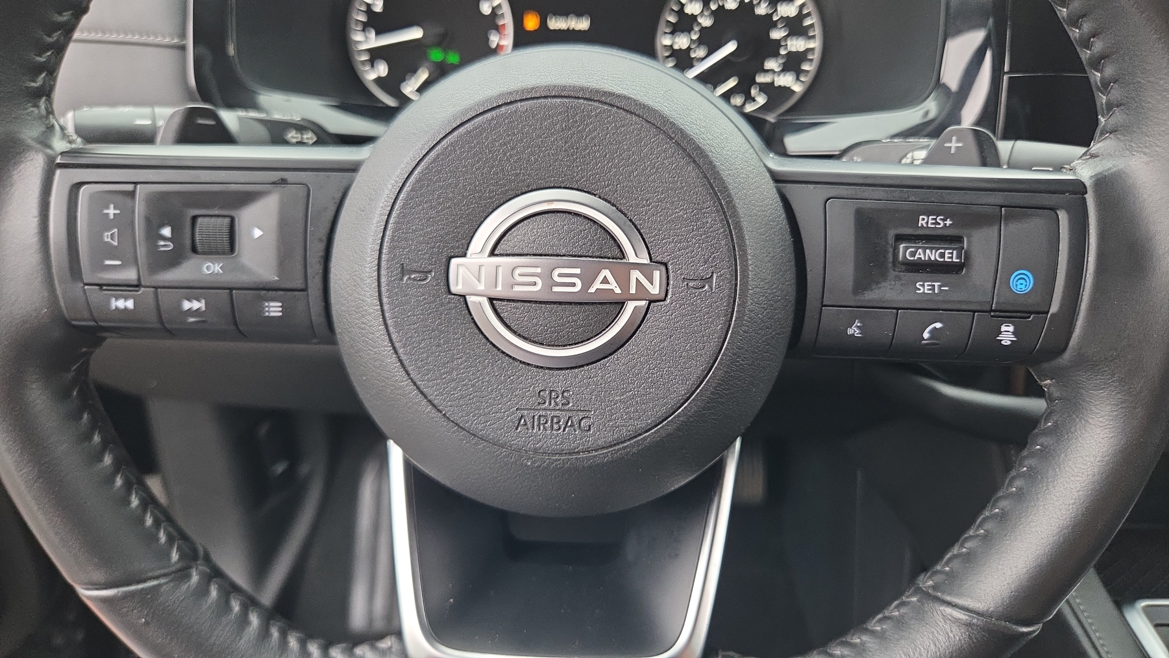 Used 2024 Nissan Pathfinder SV FWD image 26