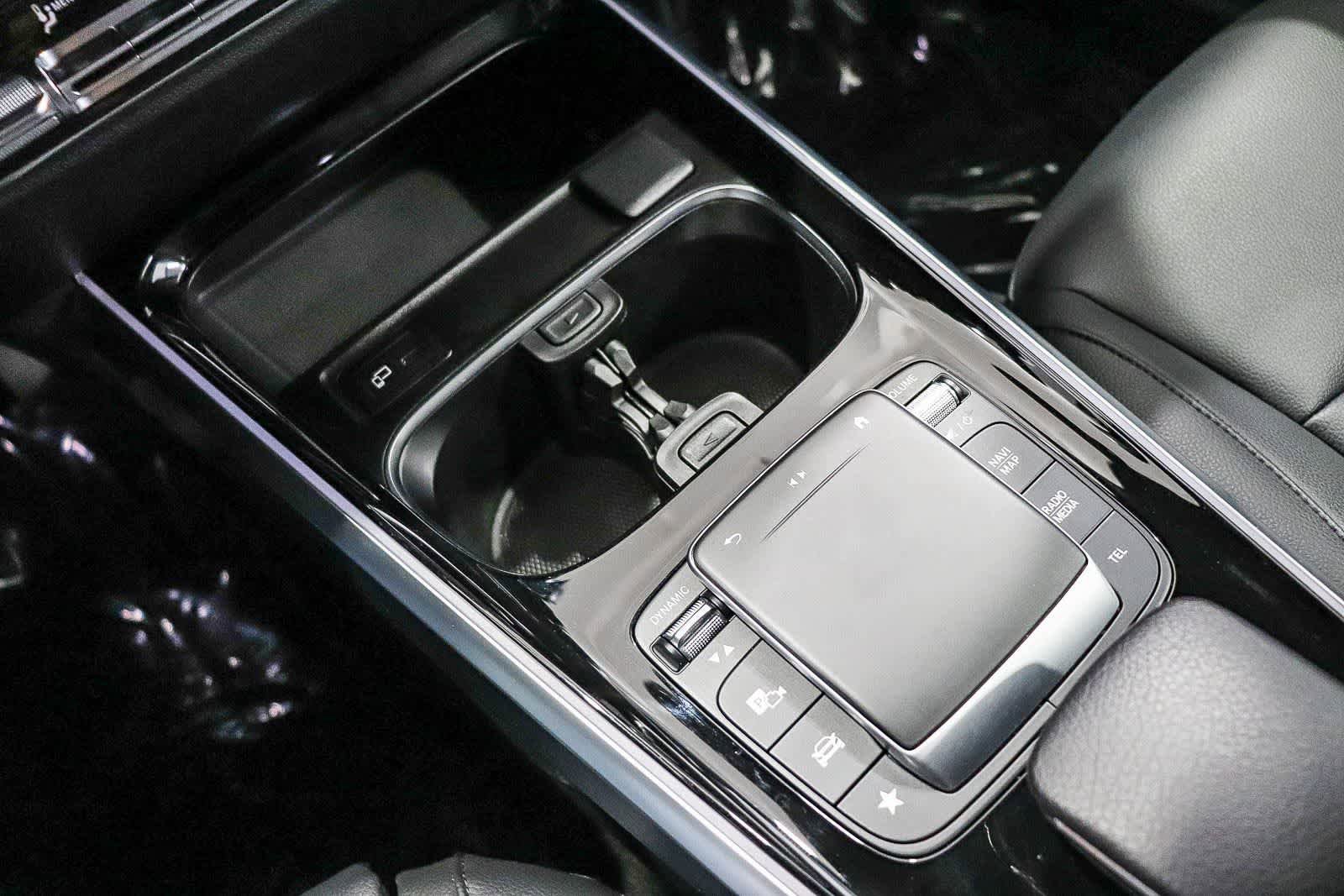 Used 2022 Mercedes-Benz GLB 250 4MATIC image 23