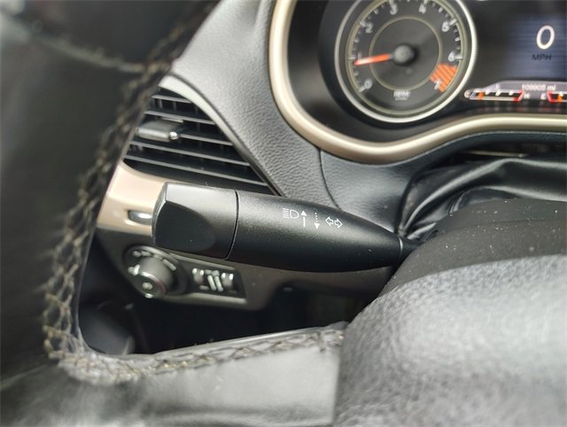 Used 2015 Jeep Cherokee Limited image 18