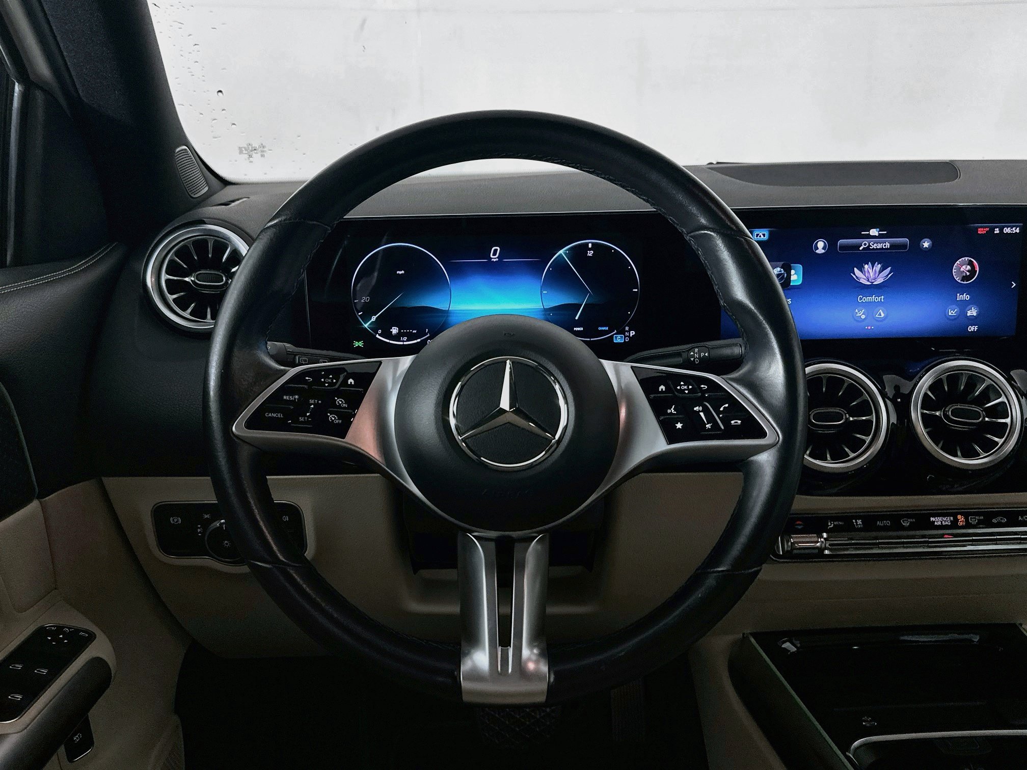 Used 2025 Mercedes-Benz GLA 250 image 17