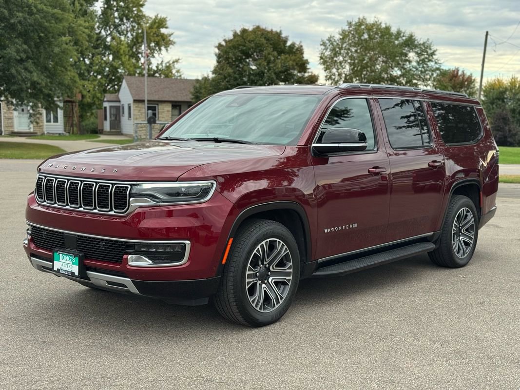 Used 2024 Jeep Wagoneer L Series II w/ Flexible Seating Group image 4