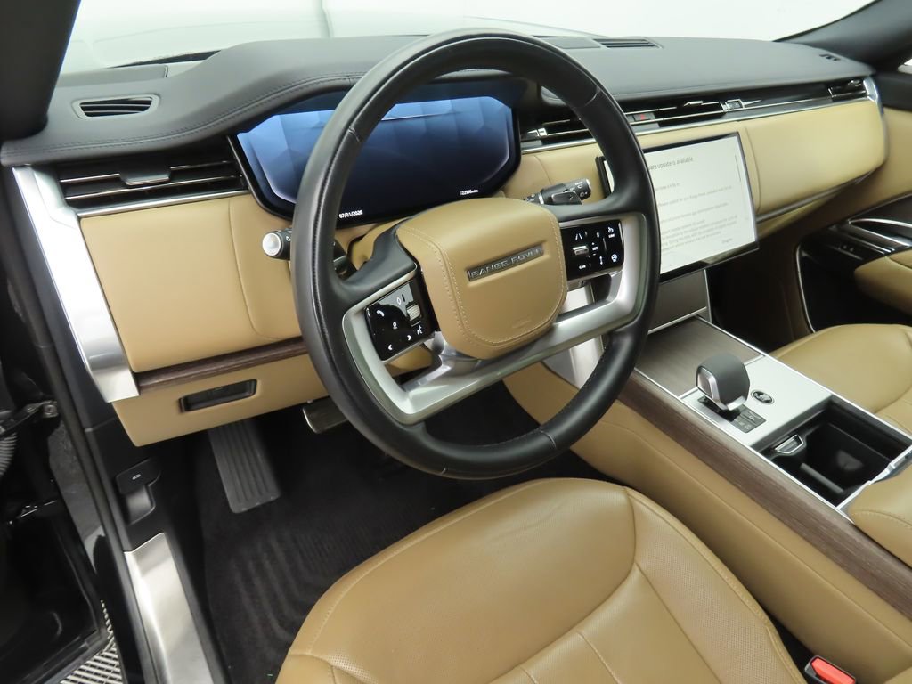 Certified 2024 Land Rover Range Rover SE image 9