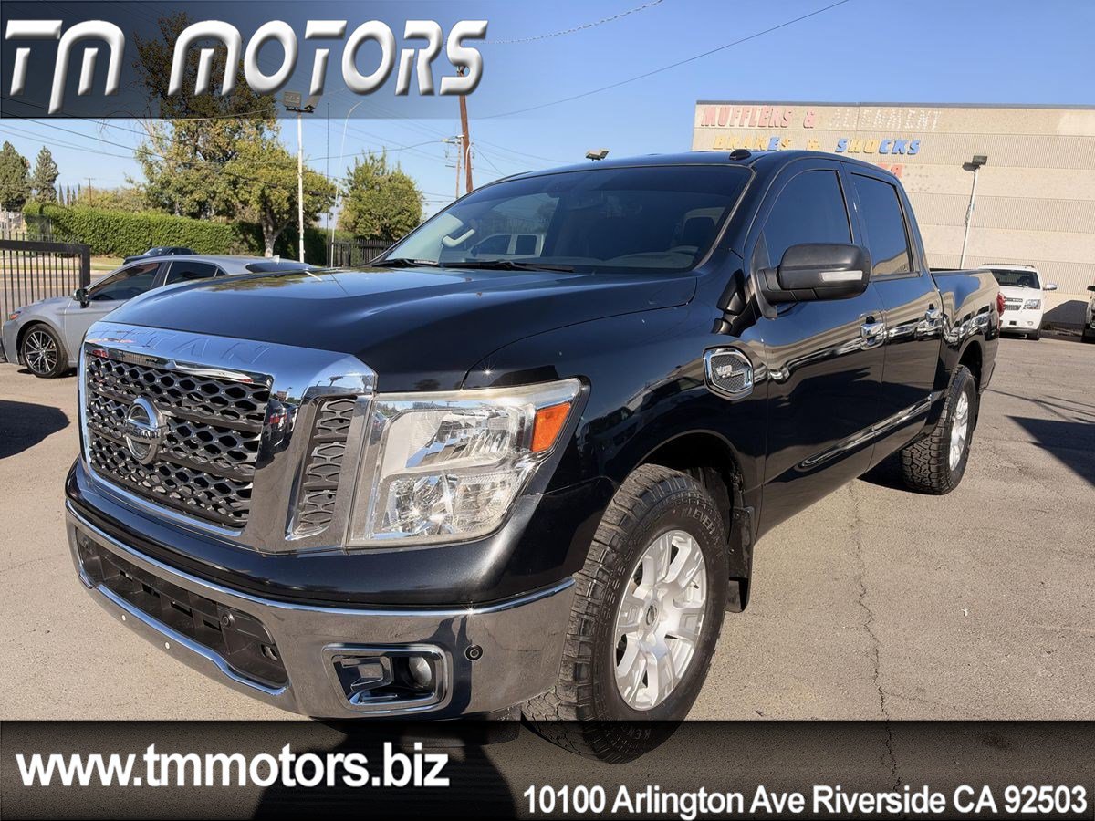 Used 2017 Nissan Titan SV RWD image 1