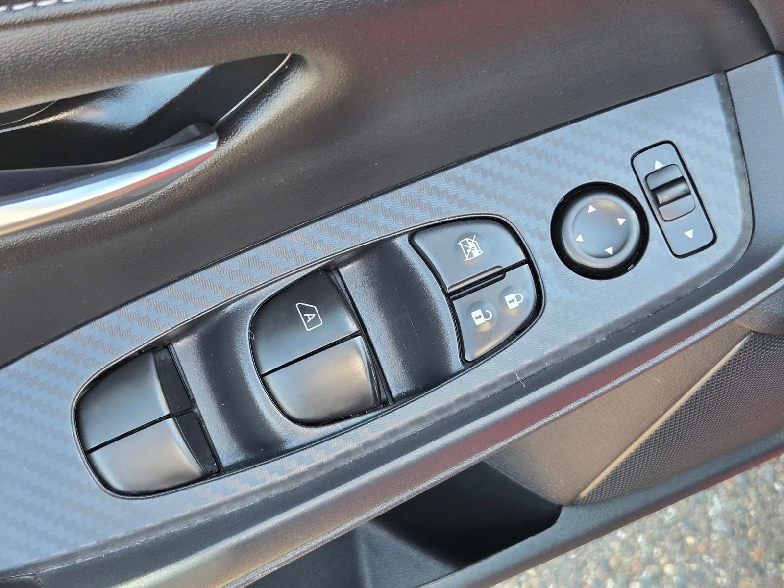 Used 2025 Nissan Sentra SV w/ All-Weather Package FWD image 23