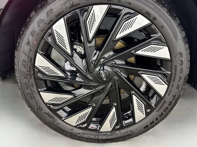 New 2026 Lincoln Nautilus Reserve w/ Jet Appearance Package image 33
