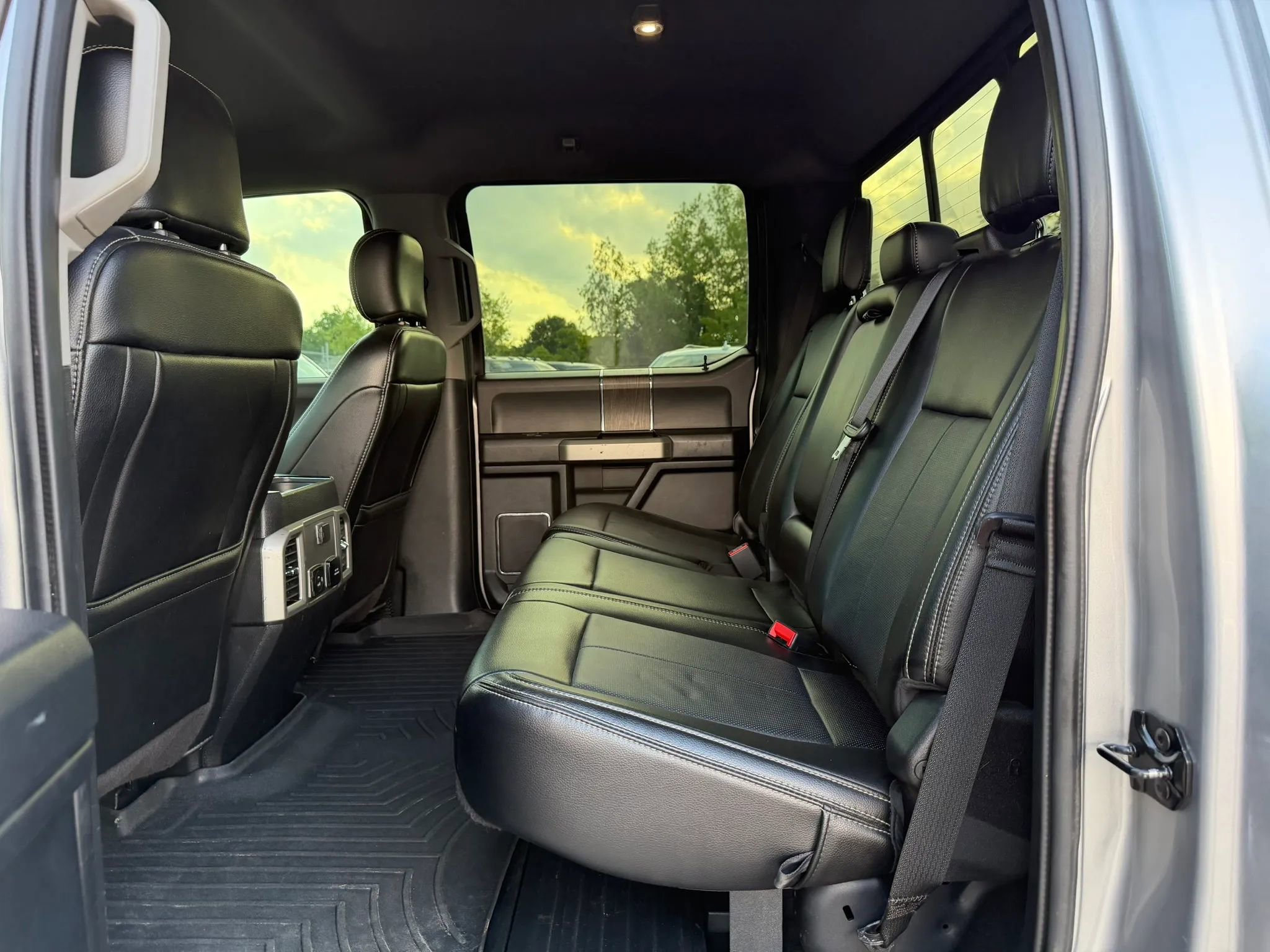 Used 2020 Ford F250 Lariat w/ Lariat Ultimate Package AWD/4WD image 17