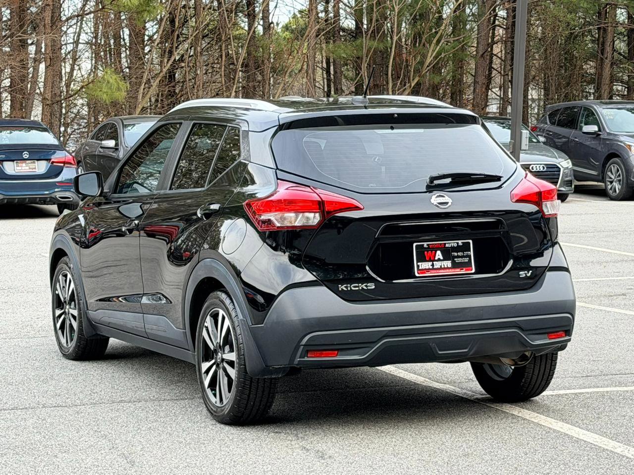 Used 2018 Nissan Kicks SV image 6