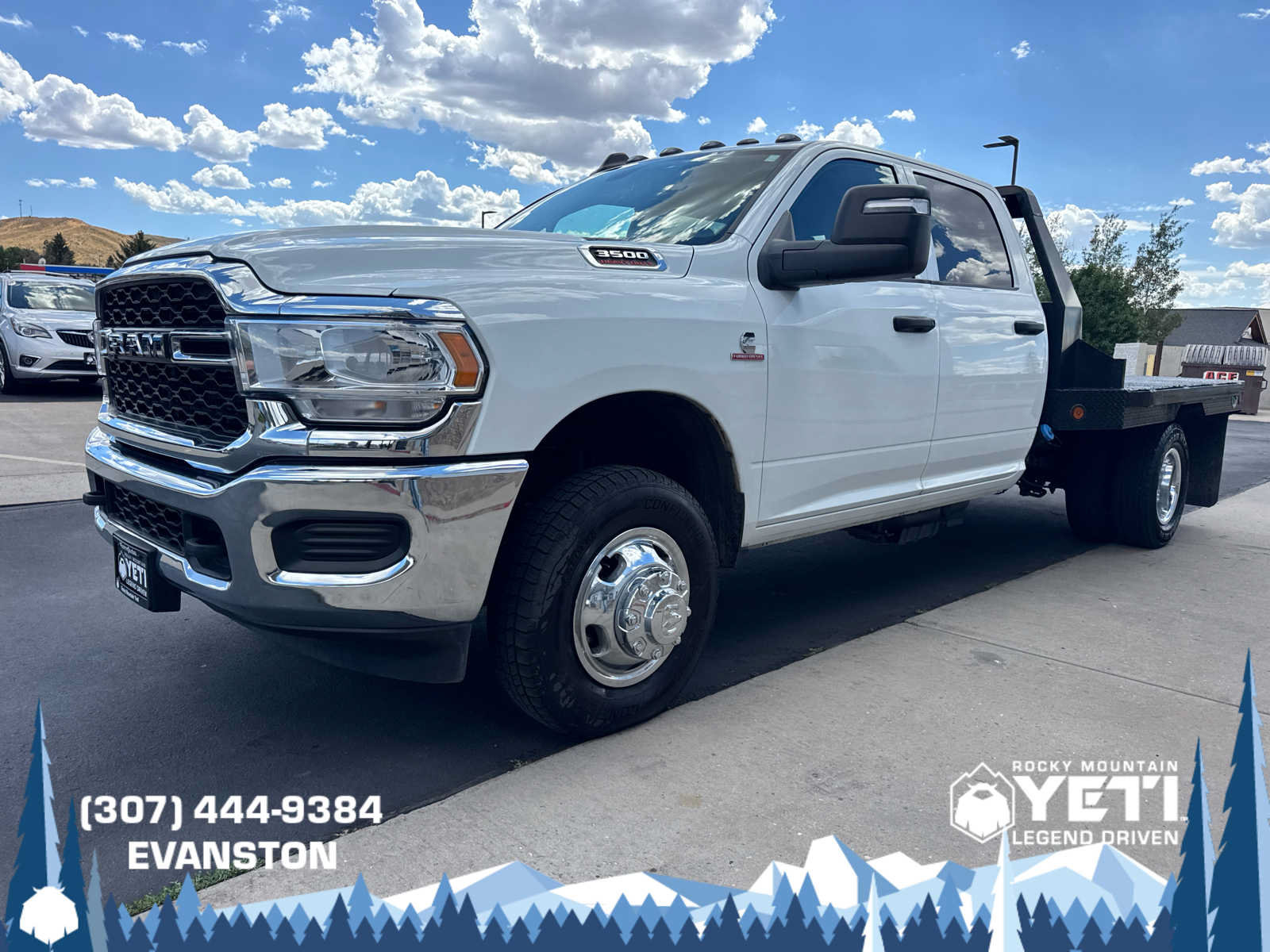 Used 2024 RAM 3500 Tradesman w/ Chrome Appearance Group AWD/4WD image 7
