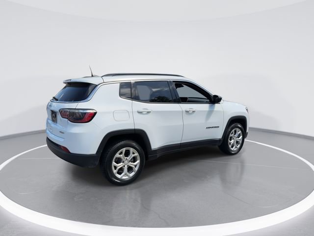 Used 2024 Jeep Compass Latitude image 8