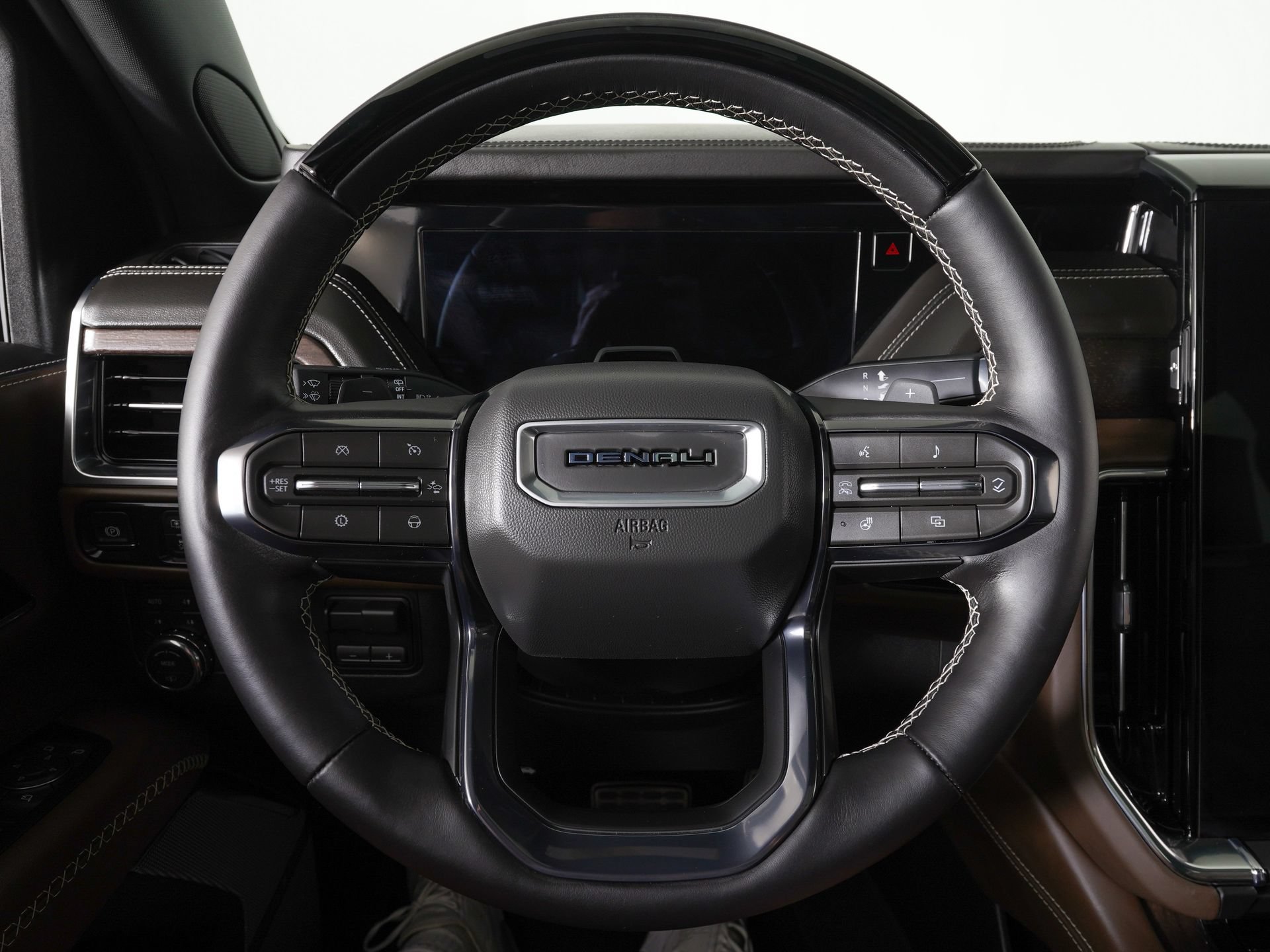 Used 2026 GMC Yukon XL Denali Ultimate w/ LPO, Floor Liner Package AWD/4WD image 20