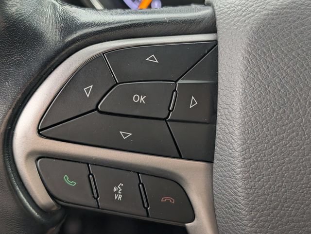 Used 2020 Jeep Grand Cherokee Laredo RWD image 14