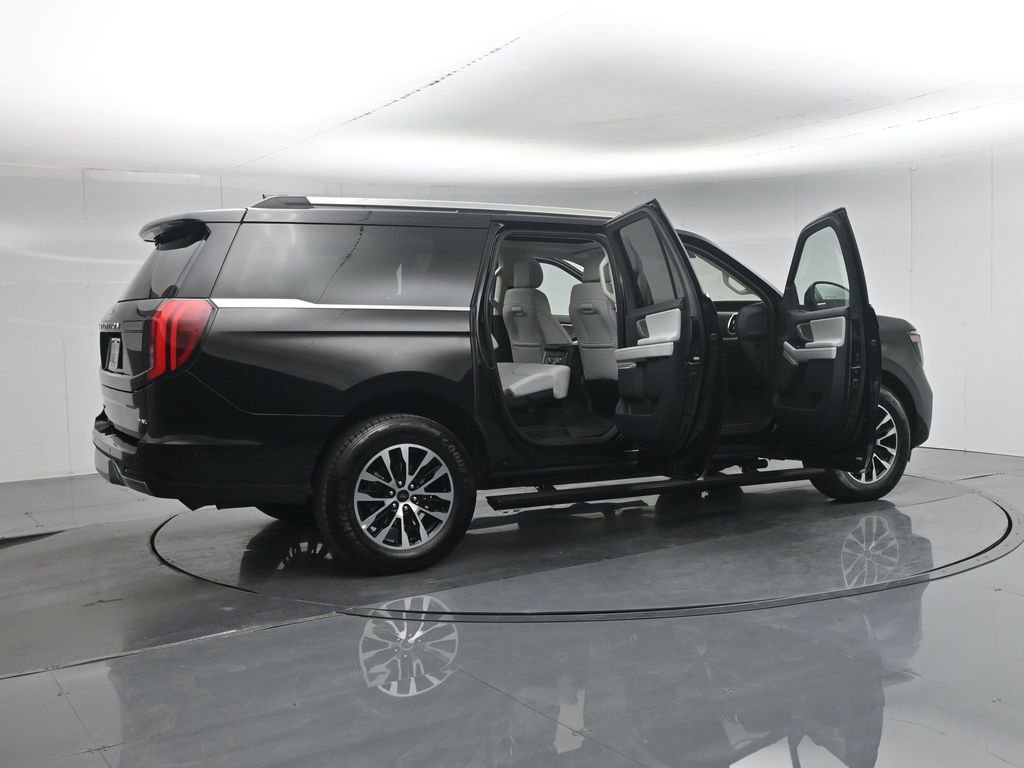 Certified 2025 Ford Expedition Max Platinum image 6