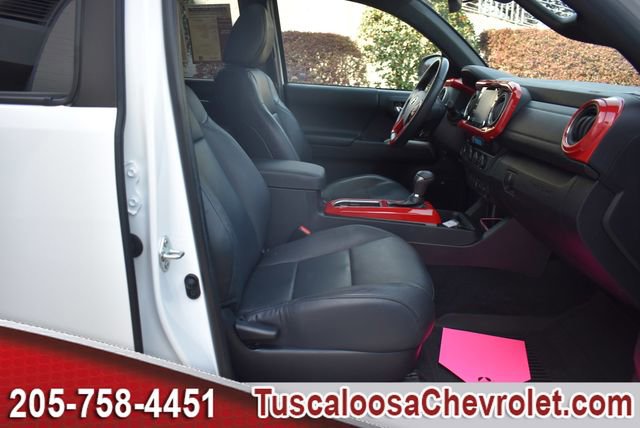 Used 2022 Toyota Tacoma Limited image 24