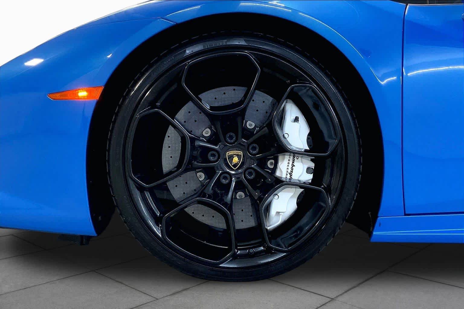 Used 2016 Lamborghini Huracan LP 610-4 AWD/4WD image 10