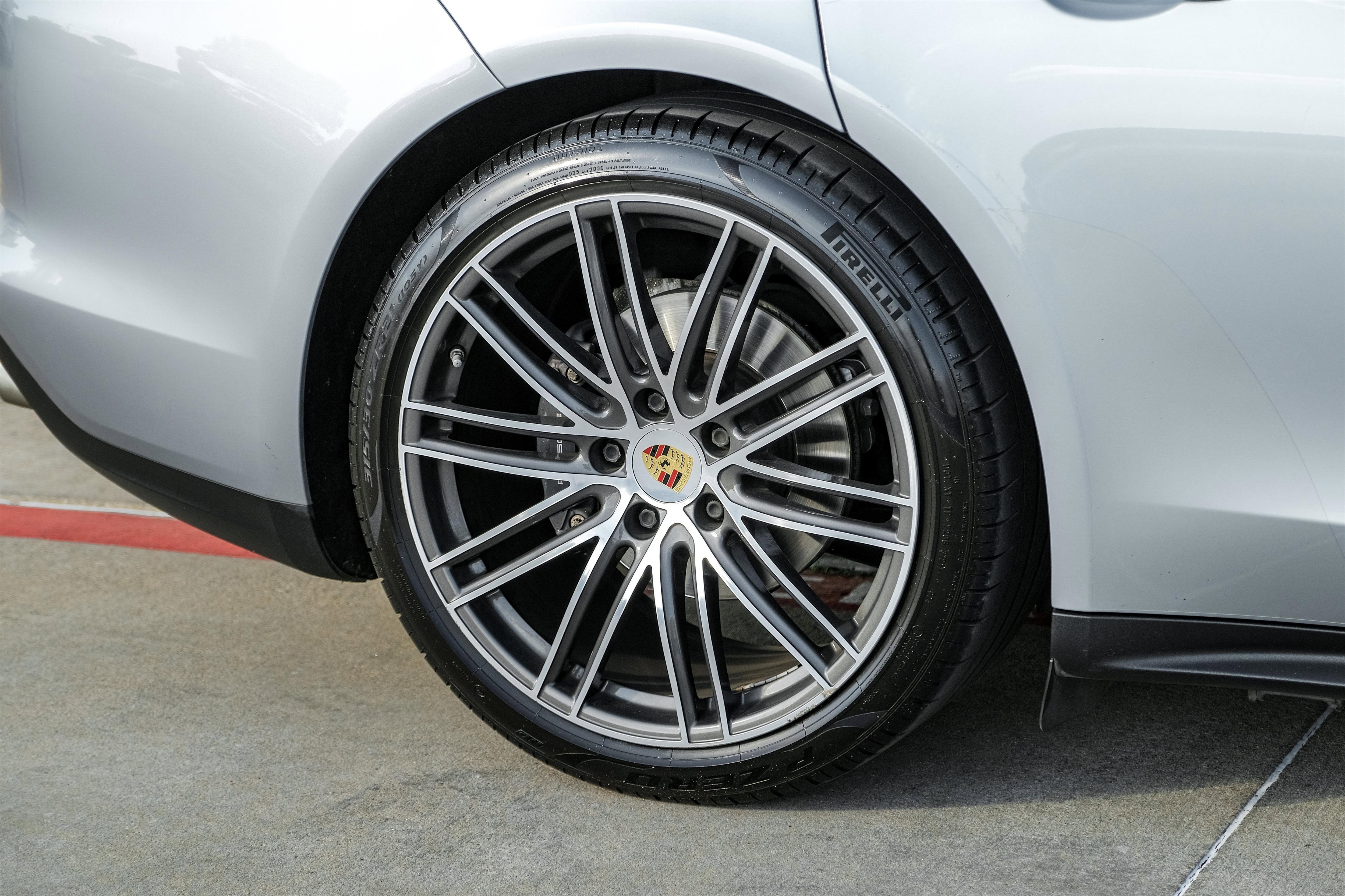 Used 2018 Porsche Panamera image 51