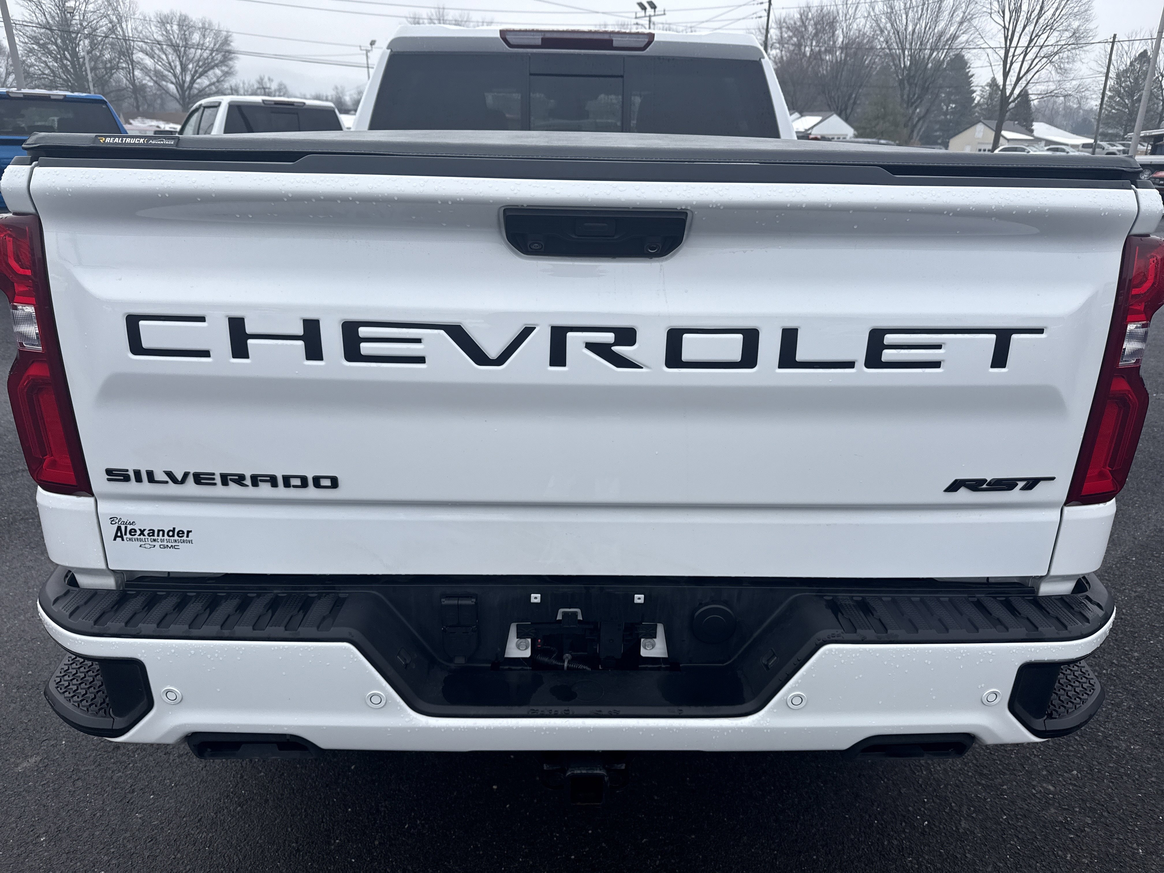 Used 2025 Chevrolet Silverado 1500 RST w/ Dark Appearance Package AWD/4WD video 4