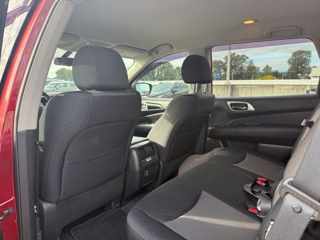 Used 2018 Nissan Pathfinder S AWD/4WD image 10